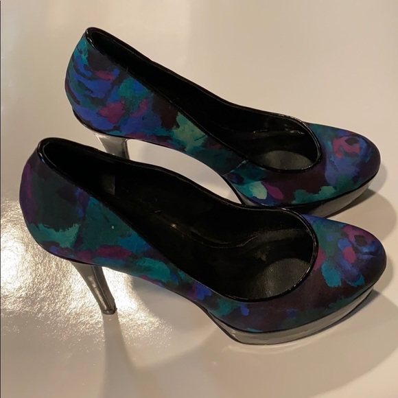 Nine West Gardenia Platforms - Picture 1 of 4